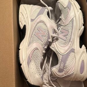 New Balance 530 White and Purple Sneakers
